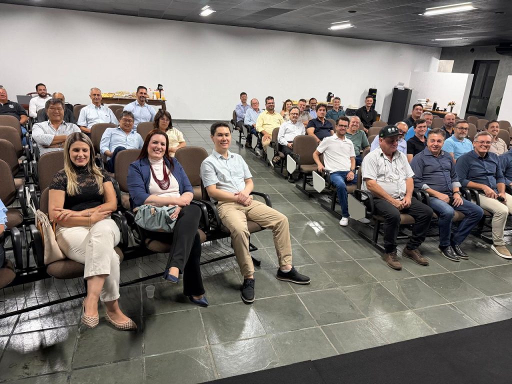 Empreendedores de Fernandópolis (SP) participam do lançamento do programa de Atração de Investimentos.